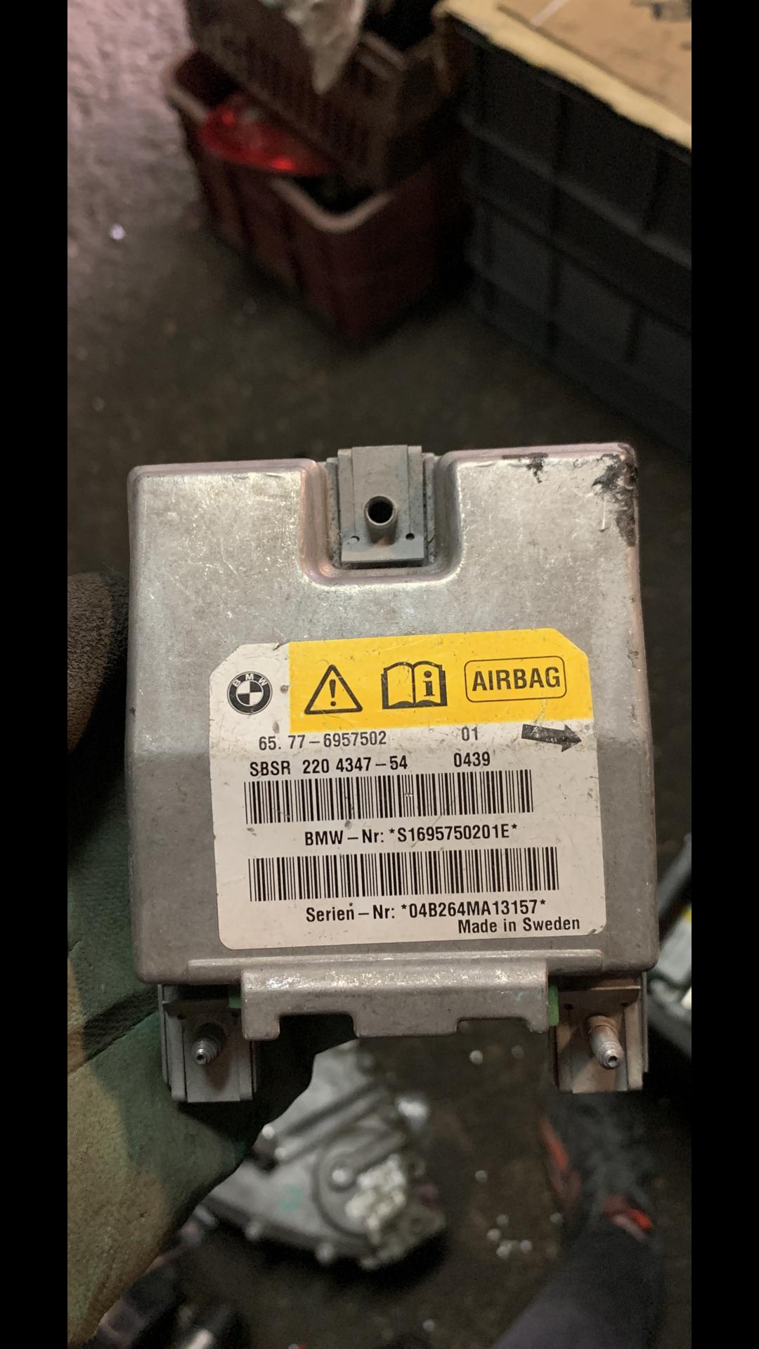 датчик AirBag BMW 5 серия E60/E61 2004, 3.0 л., дизель, АКПП, седан, 6957502, 65.77-6957502 - фото №1