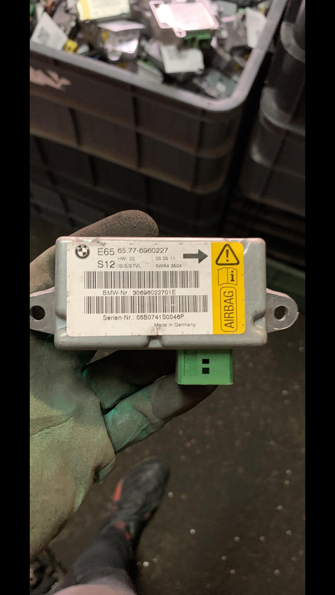 блок AirBag BMW 7 серия E65/E66/E67 2004, 65776960227 - фото №1