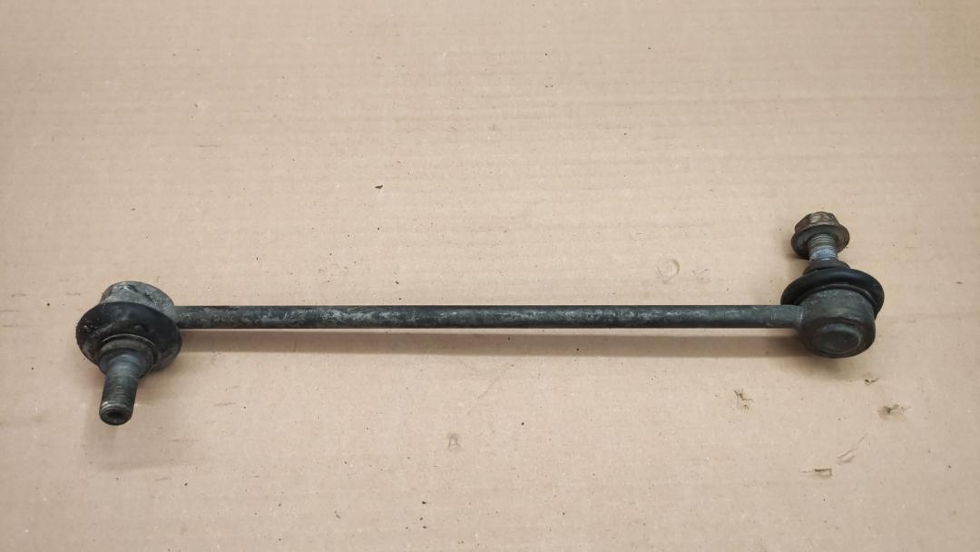 стойка стабилизатора BMW 5 серия F07/F10/F11 2010, 6777319 - фото №1