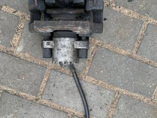 суппорт задний левый BMW 5 серия E60/E61 2005, 2.5 л., M57 D25 (256D2), дизель, АКПП, универсал