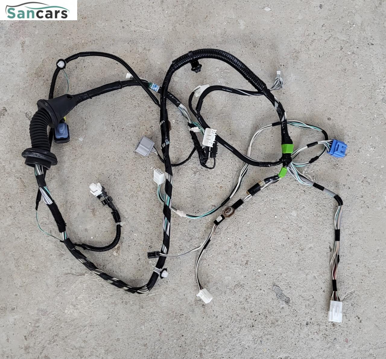 дверная проводка Toyota RAV4 5 поколение (XA50) 2021, 2.5 л., бензин, вариатор, внедорожник 5 дв., 8215142G70 - фото №1