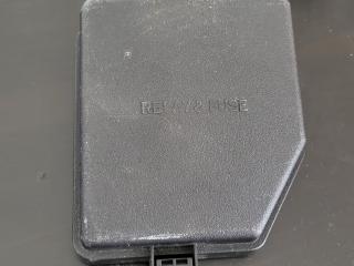 крышка блока предохранителей Toyota RAV4 5 поколение (XA50) 2021, 2.5 л., бензин, вариатор, внедорожник 5 дв., 8266242670