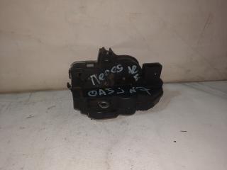 замок двери передней левой Opel Astra J (2009 - 2012), 13579518