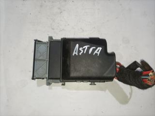 блок предохранителей Opel Astra J (2009 - 2012), 13222786