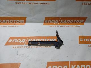 петля капота левая Volkswagen Tiguan 1 поколение 2009, 2.0 л., CAWB, бензин, АКПП, внедорожник 5 дв., полный привод, 5N0823301A