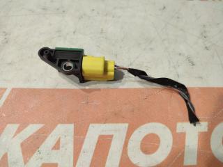 датчик удара Volkswagen Tiguan 1 поколение 2008, 2.0 л., CBAB, дизель, АКПП, 2t / c9x, внедорожник 5 дв., полный привод, 8K0973323