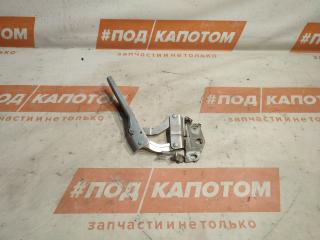 петля капота левая Volkswagen Passat B7 2014, 1.8 л., CDAA, бензин, АКПП, 8e / a7w, седан, передний привод, 3AA823301