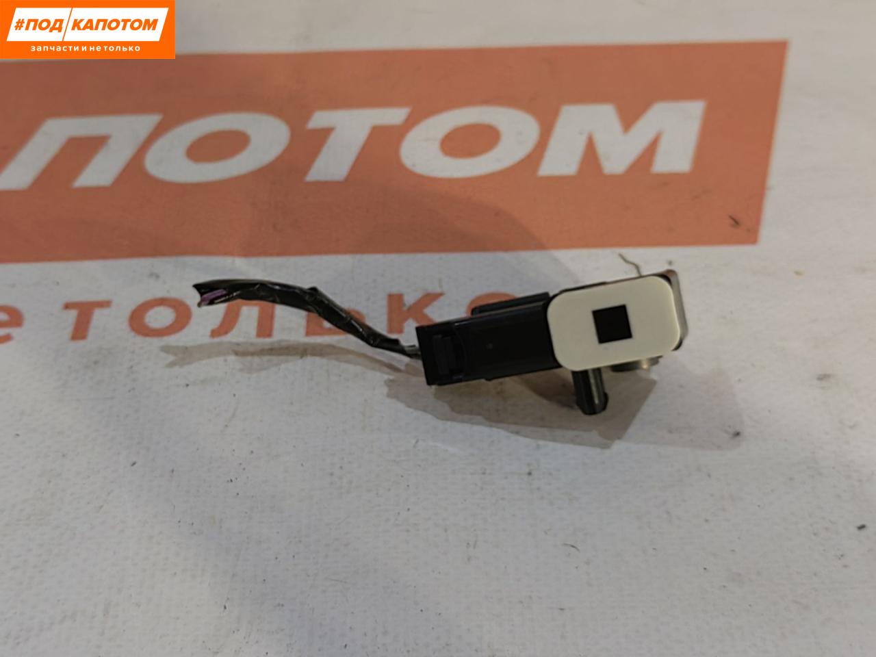 датчик удара Ford Focus 3 поколение 2011, 2.0 л., MGDA, бензин, АКПП, lunar sky, седан, передний привод, AM5T14B342AA - фото №1