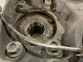 кулак поворотный правый Mazda 6 GJ GL 2014, 2.5 л., PY-VPS, бензин, АКПП, 25d, седан, передний привод - фото №3
