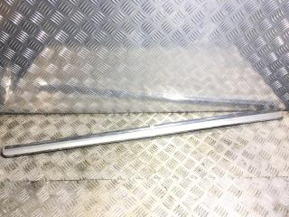 молдинг двери передней левой Volkswagen Passat B7 2011, 2.0 л., CFFB, дизель, 6МКПП, reflex silver / la7w, седан, передний привод, правый руль, 3AA854939A